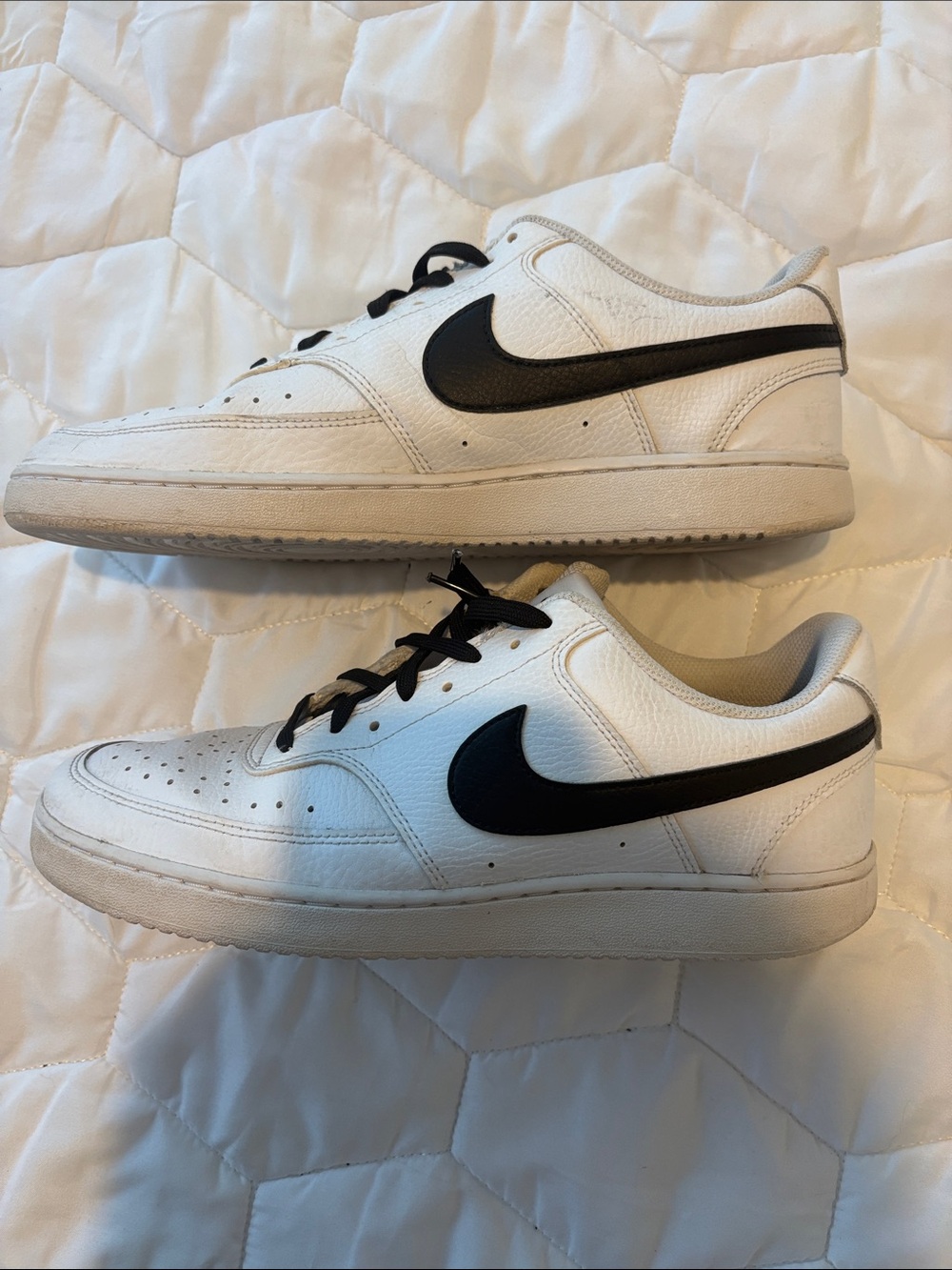 Nike White and Black Men's Low-Top Sneakers